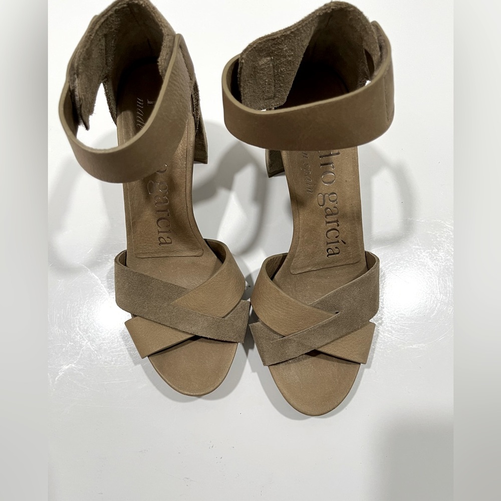 Pedro Garcia Cross sandal